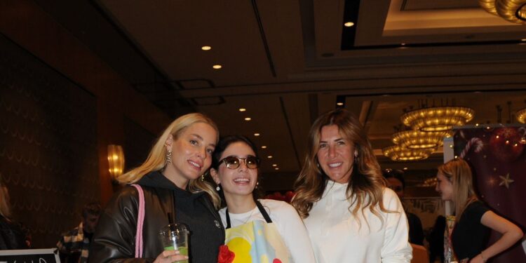 Ünlüler Yeni Yıl Ruhu İle Buluştu