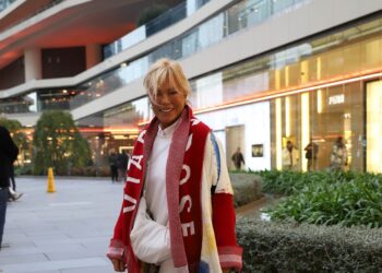 Küçük Dostuyla Alışveriş