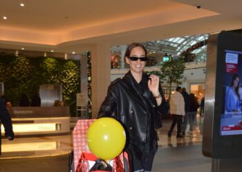 Seda Bakan’ın keyifli halleri ile dikkat çekti