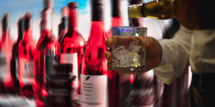 Alkol zehirlenmesi nedir? Nasıl önlem almak gerekir?