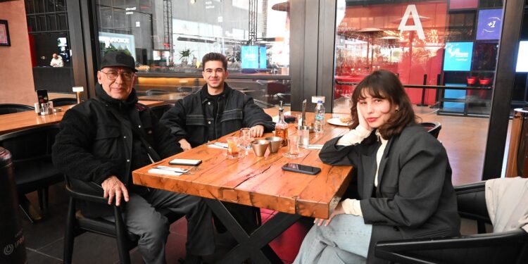 Şener Şen farkı…