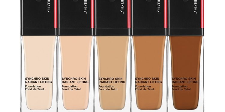 Cilt Bakımı Faydaları Sunan Fondöten Serisi: Shiseido Synchro Skin Radiant Lifting Foundation