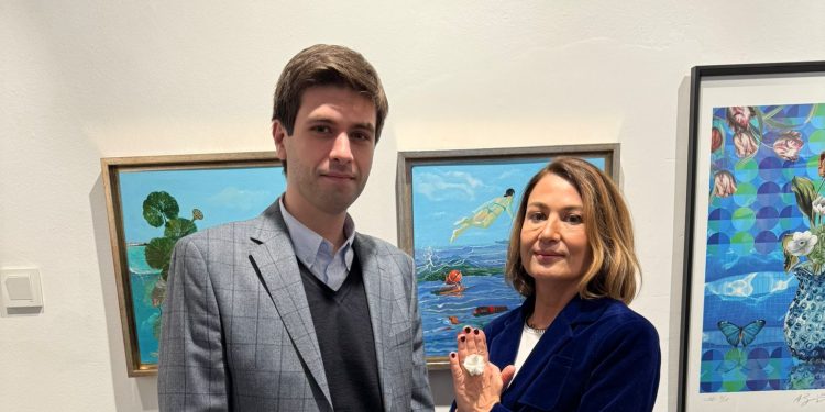 Ressam Torunu Ayşegül İzer’den Yeni Sergi: “Hakikat Öncesi”