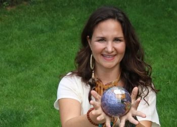 Merve Tüfekçi Emre: Işık frekansı ile gelen sağlık ve gençlik