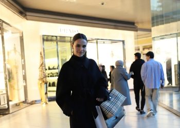 Siyahlar İçerisinde