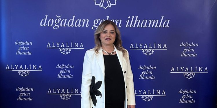 Çörek Otunu Kozmetikle Birleştirdi, Yılın Kadın Girişimcisi Oldu