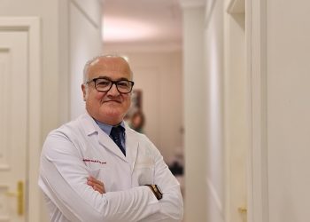 Prof. Dr. Özkan Demirhan, “Akciğer Kanserli Hastalarda sauna ve hamam kullanımına dikkat!”