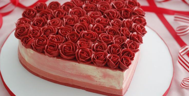 Sevgilinize Kendi Elinizle Kalp Pasta Yapın