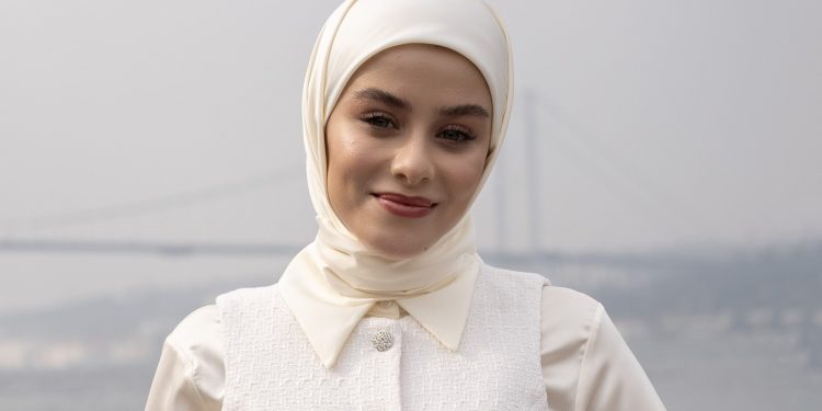 İlayda Alişan tesettüre girdi…