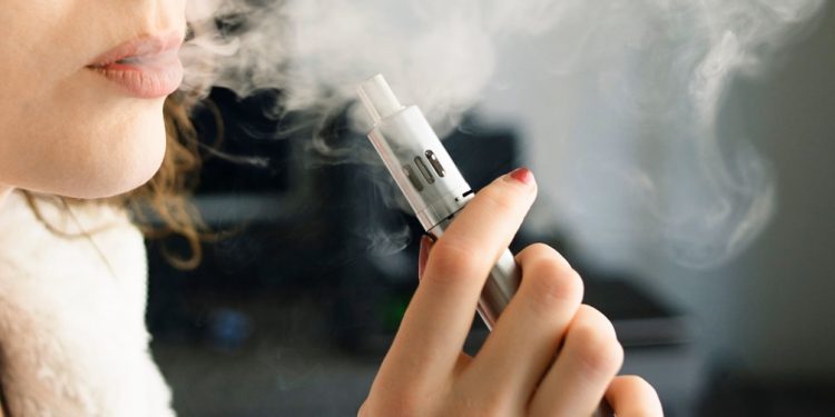 Elektronik sigara hiç masum değil, bağımlılık yaratıyor