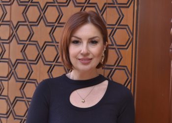 Gazeteci Şükriye Tahir, sağlık haberciliğinde bir ilke imza attı. 10 dilde global yayın…