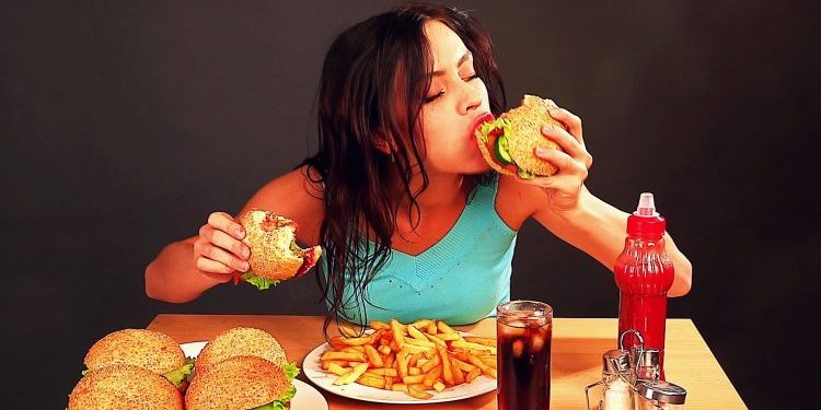 Aşırı Yeme Bozukluk Mu? Bağımlılık Mı?