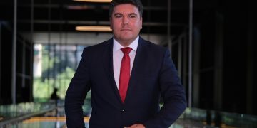 Avukat Selahattin Par: Uluslararası Hukukta Başarılı Bir Kariyer