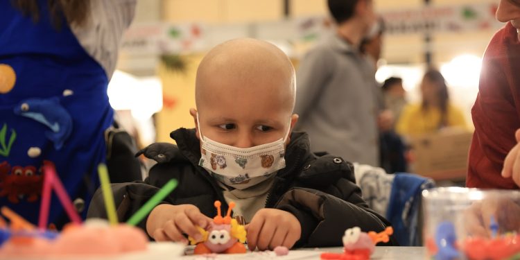 LÖSEV’in ‘İyilikler Çarşısı’ Projesi İstanbul’da Başladı!