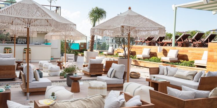 The Roof Anneler Günü Kahvaltısı İle Baharı Karşılayan Bir Kutlama