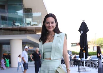 Güzelliği ile Büyüledi