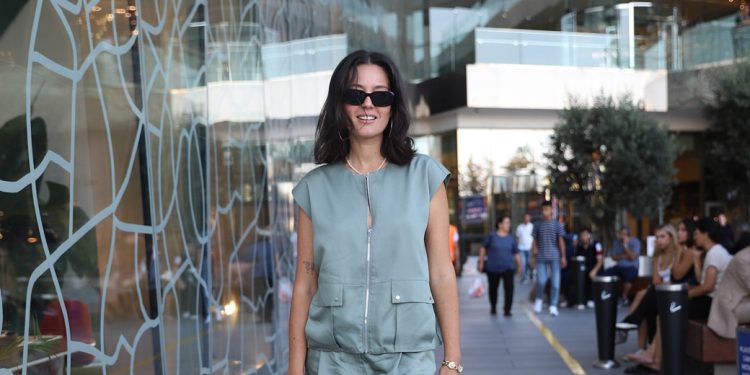 Biraz Alışveriş Biraz Toplantı