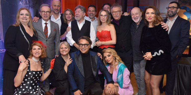 Sanat Çerçevenin Ötesine Taştı: “Beyond the Frame” Çırağan Sarayı’nda Gerçekleşti