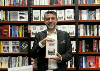 “Yaşadığınız hayat gerçekten sizin mi?” sorusunu soran kitap raflarda