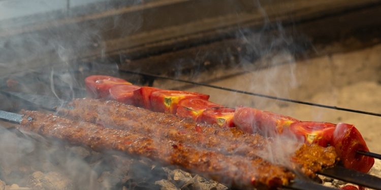 Onur Kebap’ta Adana’nın Pazar Ciğeri Geleneği İstanbul ile Buluşuyor